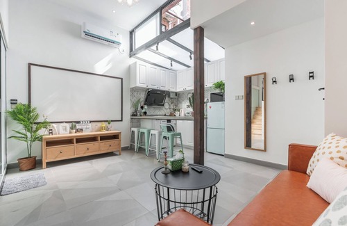 Huaihai Road Commercial Area Apartment | Shanghai Hills&XING 593 Homestay