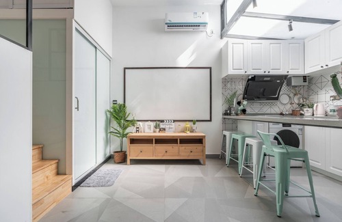 Huaihai Road Commercial Area Apartment | Shanghai Hills&XING 593 Homestay