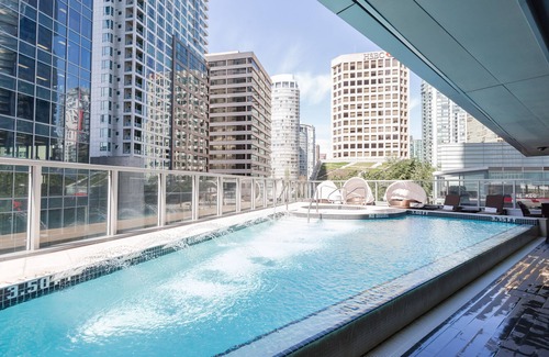 Coal Harbour Apartment | Shangri La Private Residences exclusive Downtown Vancouver