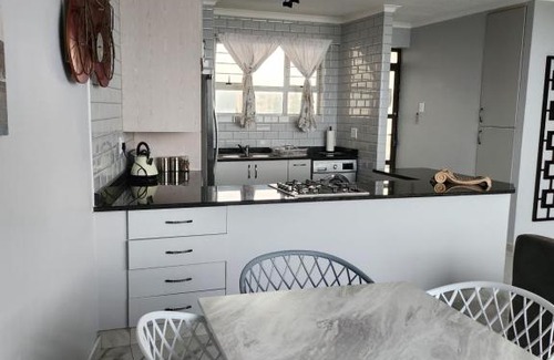 Doonside Apartment | ShangriLa603-Wifi, Amanzimtoti