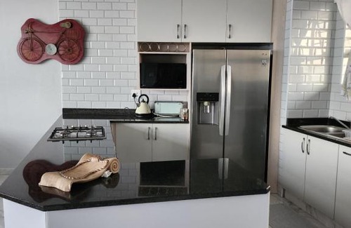Doonside Apartment | ShangriLa603-Wifi, Amanzimtoti