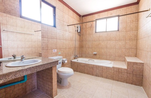 Mae Nam Hotel | Shangrilah Bungalow