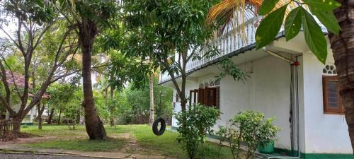 Midigama Hotel | Shanon Lake Villa Surf Lodge
