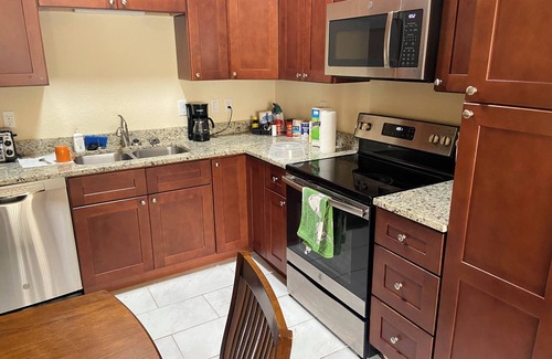 Tavares Condo | Shantiniketan H 5 /2705 /50 minutes to the Disney 2 mile to down town Tavares.