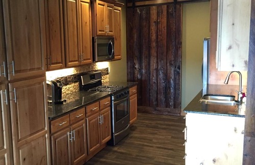 Bellaire Ski Chalet | Shanty Creek Bellaire -golf haven - 90 holes on resort- sleep18