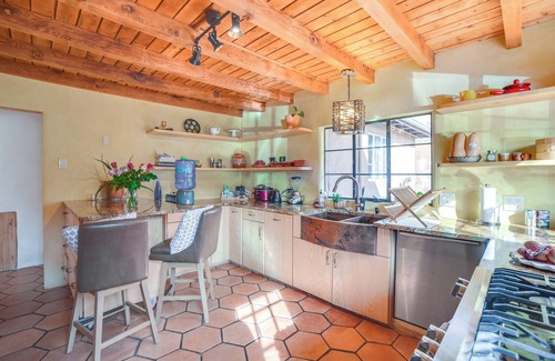 Tesuque Cottage | Shared Hot Tub: Santa Fe Casita in Old Tesuque