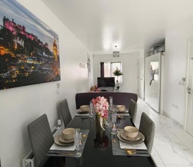 Chorlton-on-Medlock House | Shared House - 10 mins from Piccadilly Station/Man Uni/O2 Apollo