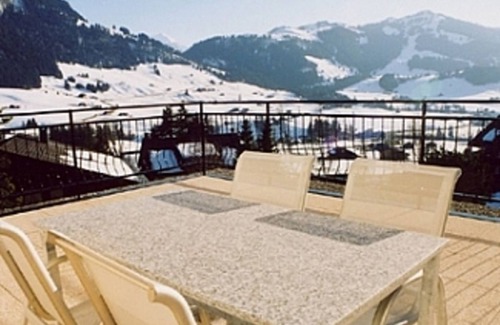 Chateau-d'Oex Apartment | Shared Indoor Heated Pool and Sauna. Private Terrace