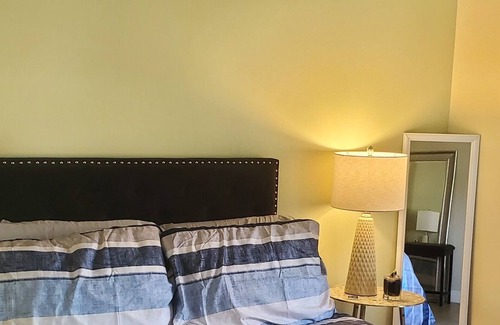 Fountain Valley House | shared room with 2 twin beds
