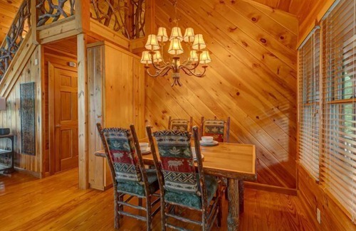 Necowa Cove Cabin | Sharin A Lake View - Blue Ridge, GA