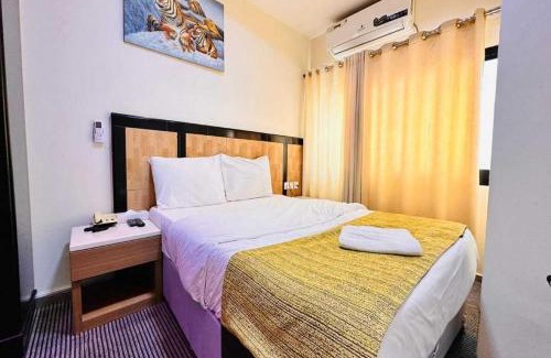 Al Gharb Hotel | Sharjah Plaza Hotel