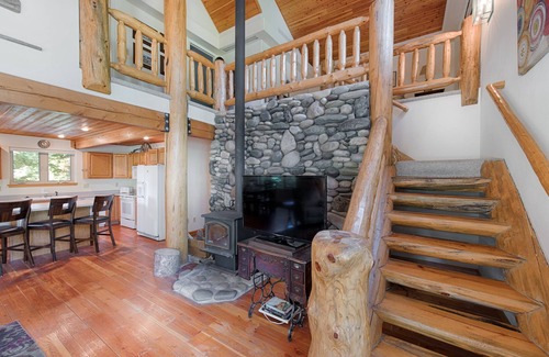 McCall House | Sharlies Nest - Second Tier Lake Home - Neighborhood Private Shoreline Access