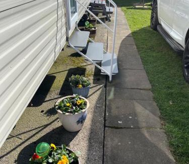 Prestatyn Apartment | Sharons Lyons lido Caravan 3 bedrooms