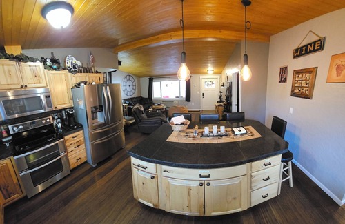 Boise Cabin | Shattuck Mountain Retreat - New Secrete Spa Hidden in the Forest!