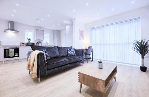 Offerton House | Shaw Heath Cottage - Charming Holiday Home In the Heart of Stockport - Free Parking