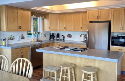 Shawnigan Lake House | Shawnigan Lake Family Retreat