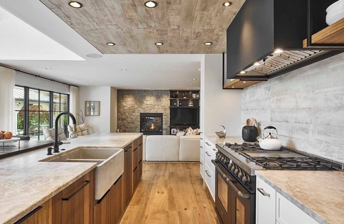 Shawnigan Lake House | Shawnigan Lakefront Luxury Retreat