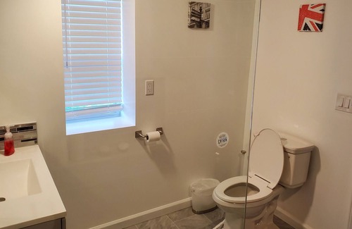 Deford Condo | Shay Lake 3-bedroom unit and clubhouse