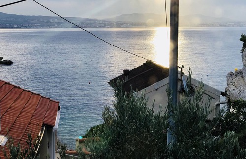 Calanque de Morgiou House | Shed feet in water sea view cove of niolon