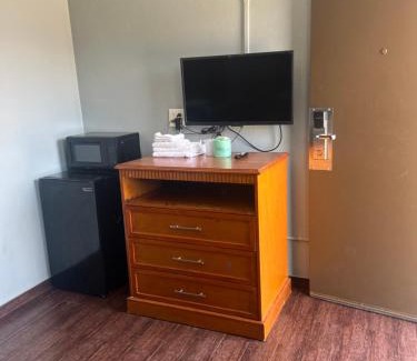 Lobdell/Woodale Hotel | sheddran motel