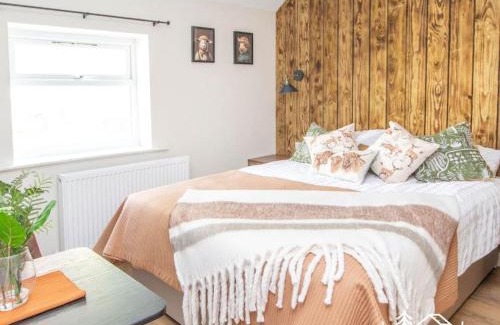 New Forest District Apartment | Sheep Room 11 -Peaceful Double - New Forest