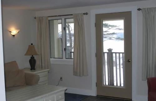 Edgecomb Apartment | Sheepscot Harbour Studio #211