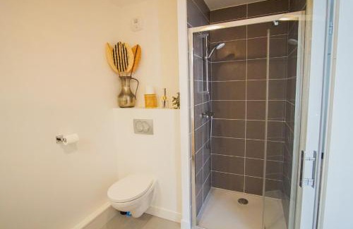 Concarneau Apartment | -SHELBY- T2 Arriere corniche parking et terrasse