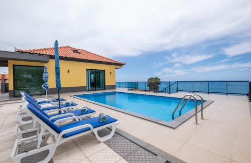 Arco da Calheta Villa | Shell House by GALMI