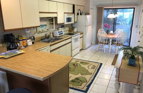 Crawfordville House | Shell Point Beach Town Home. Beautiful Waterfront Townhome. Includes Wi-Fi