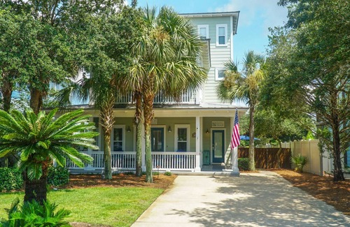 Village of Sugar Beach House | Shell Yeah! by AvantStay | Seagrove | Pet-Friendly + Private Pool