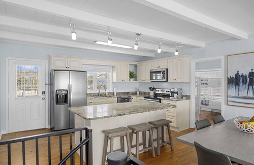 North Myrtle Beach House | Shell Yeah Oceanfront Casa*Heated Pool*Firepit*Bar