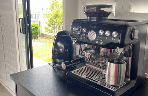 Shellharbour House | Shellharbour Village Stay | Beach & Sauna