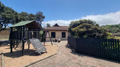 Shelly Beach Apartment | Shelly beach ,bondi beach,unit 25