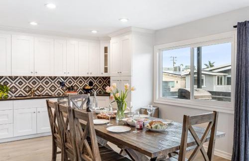 West Newport House | Shelly by AvantStay Steps to the Beach Deck w Ocean Views 5BDR