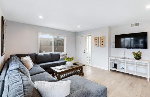 West Newport House | Shelly by AvantStay Steps to the Beach Deck w Ocean Views 5BDR