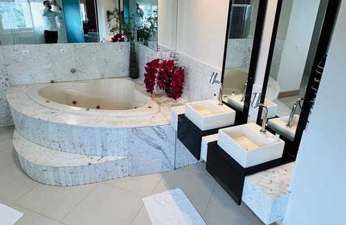 Zona 2 Hotel | Shelton Palace Hotel