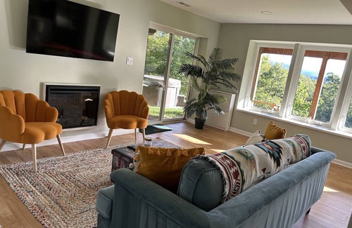 Front Royal House | Shenandoah Mountain House - Guest Suite