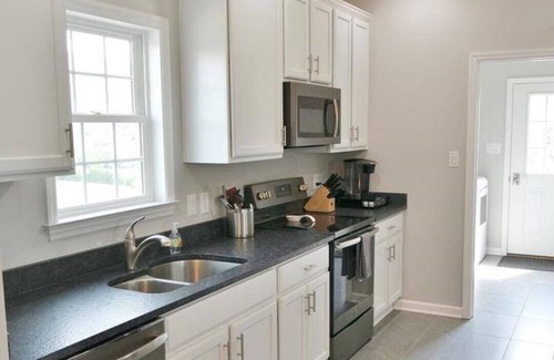 Fort Valley House | Shenandoah Valley Vista - Mountain Views & Level 2 EV Charger
