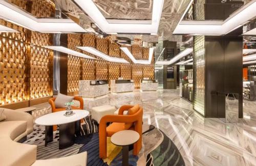 Huaqiang North Hotel | Shenzhen Futian Huarongbei Pedestrian Street Atour Hotel