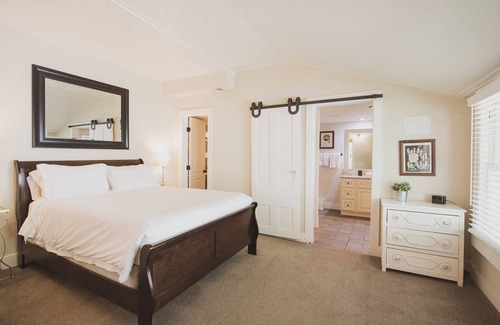 Sonora House | Shepherd Historic Retreat