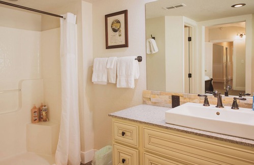 Sonora House | Shepherd Historic Retreat
