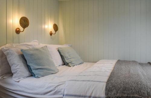 Pagham Apartment | Shepherd's Beachhouse