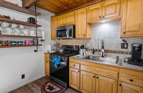 Woodlands House | Shepherd's Cabin - Gambrel cabin, spacious while still being cozy and inviting! cabin