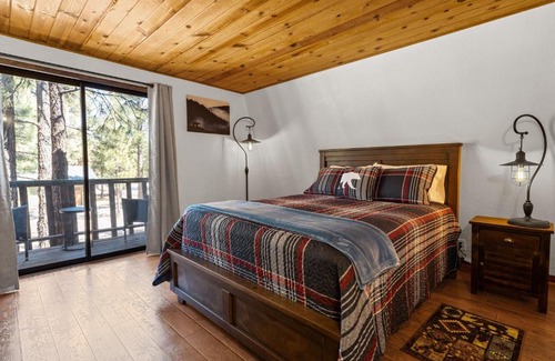 Woodlands House | Shepherd's Cabin - Gambrel cabin, spacious while still being cozy and inviting! cabin
