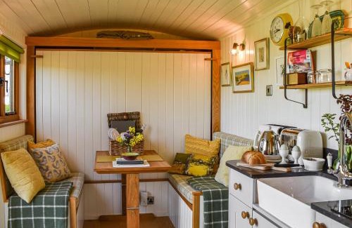 Tyn-y-Gongl House | Shepherds Hut - Ukc6774