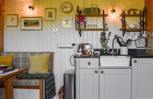 Tyn-y-Gongl House | Shepherds Hut - Ukc6774