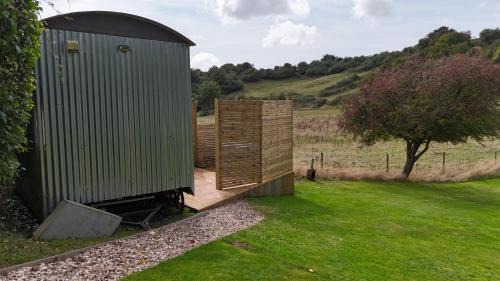 Weymouth Other | Shepherds hut with Hot Tub pet friendly