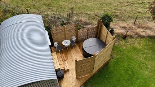 Weymouth Other | Shepherds hut with Hot Tub pet friendly