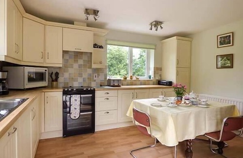 Brazzacott Cottage | SHEPHERDS REST, pet friendly, with a garden in Jacobstow