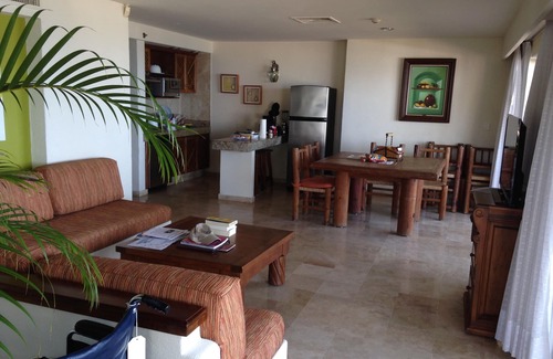 Las Glorias Resort | Sheraton 2BR Timeshare - SATURDAY to SATURDAY only
